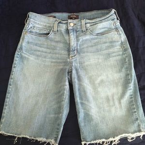 NYDJ Brielle short, size 8